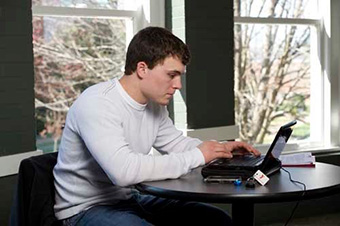 Student Studying in Cafe1828