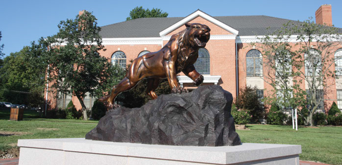 Photo of Bearcat Statue